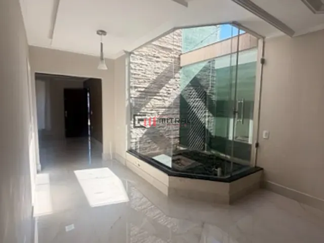 Casa 2 quartos e 3 banheiros, à venda, no bairro Residencial Abussafe em Londrina