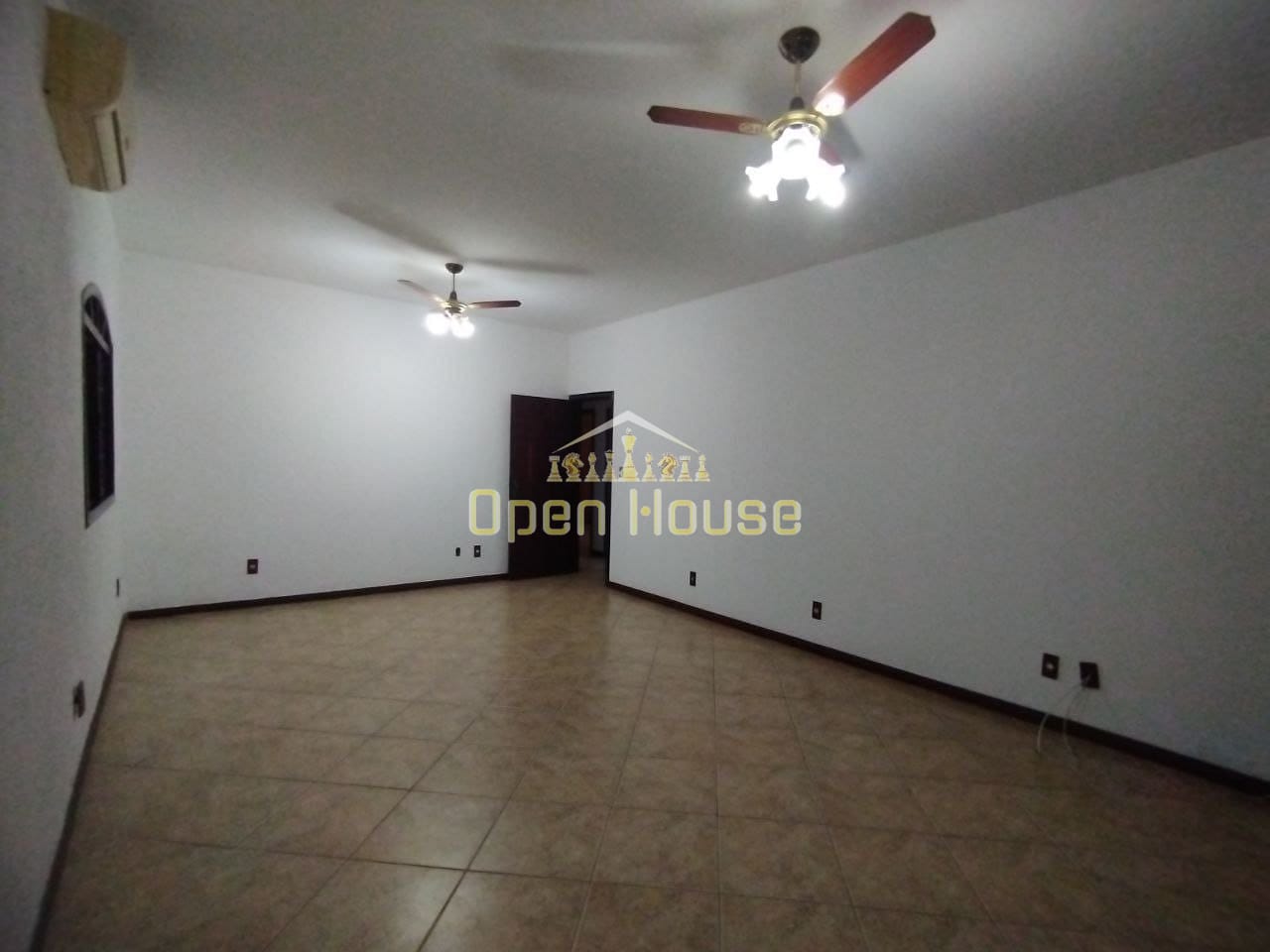 Casa, 4 quartos, 250 m² - Foto 4