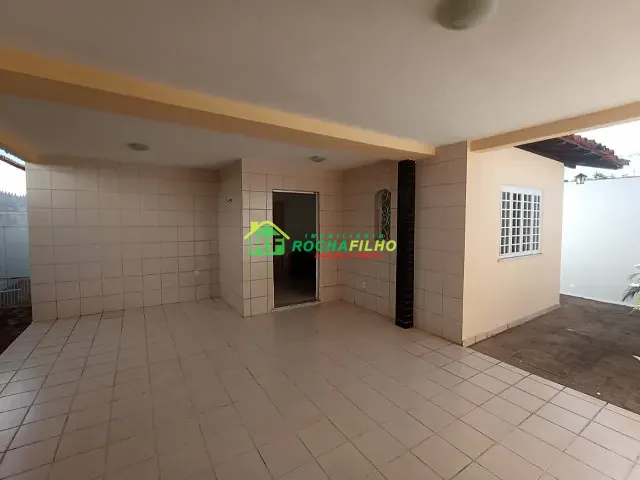 Casa com 300m² 6 quartos e 2 banheiros, à venda, no bairro Nossa Senhora das Graças em Teresina
