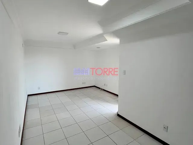 Casa 3 quartos e 3 banheiros, para alugar, no bairro Jardim Savóia em Ilhéus