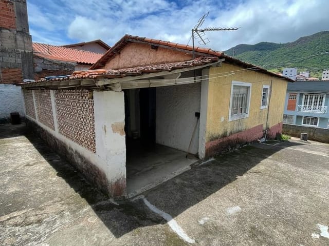 Casa com 270m² 2 quartos e 1 banheiro, à venda, no bairro Centro em Extrema