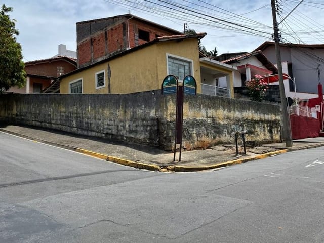 Casa com 270m² 2 quartos e 1 banheiro, à venda, no bairro Centro em Extrema