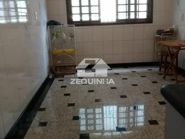 Casa com 275m² 6 quartos e 2 banheiros, à venda, no bairro Bela Vista em Osasco