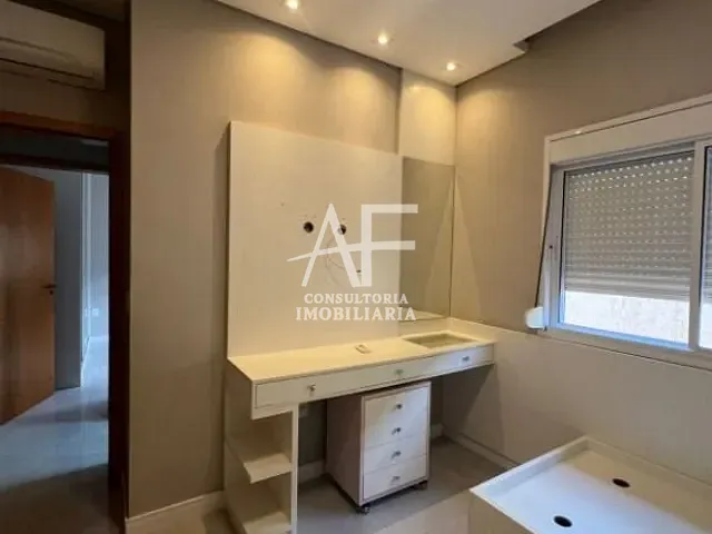 Casa com 300m², para alugar, no bairro Jardim Santa Tereza em Taubaté