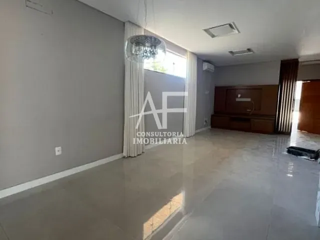 Casa com 300m², para alugar, no bairro Jardim Santa Tereza em Taubaté
