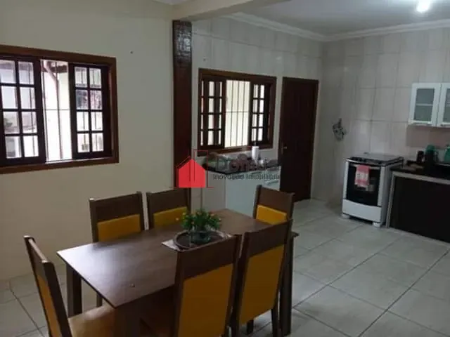 Casa com 172m², à venda, no bairro Residencial e Comercial Cidade Morumbi em Pindamonhangaba