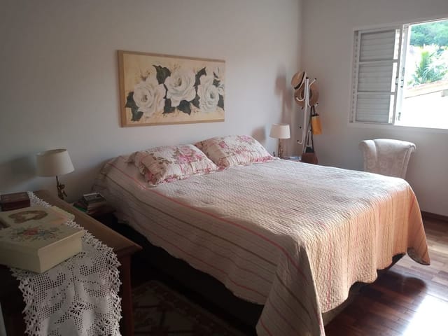 Casa com 360m² 4 quartos e 3 banheiros, à venda ou para alugar, no bairro Urbanova em São José dos Campos