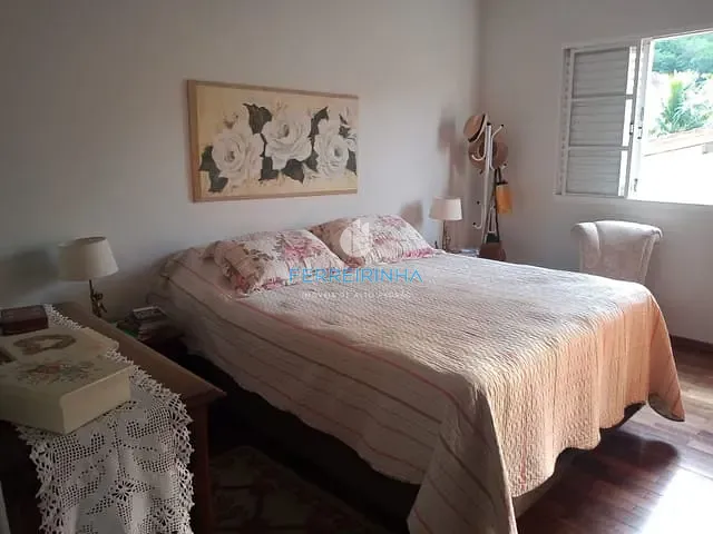 Casa com 360m² 4 quartos e 3 banheiros, à venda ou para alugar, no bairro Urbanova em São José dos Campos
