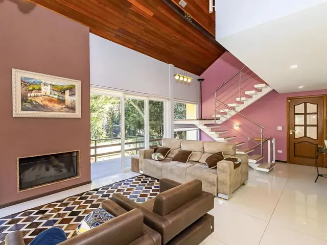 Casa com 766m² 3 quartos e 4 banheiros, à venda, no bairro Campo Comprido em Curitiba