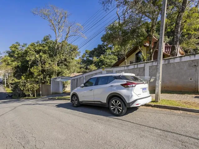 Casa com 766m² 3 quartos e 4 banheiros, à venda, no bairro Campo Comprido em Curitiba