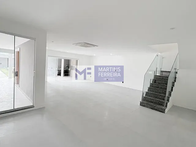 Casa com 341m² 4 quartos e 5 banheiros, para alugar, no bairro Barra da Tijuca em Rio de Janeiro