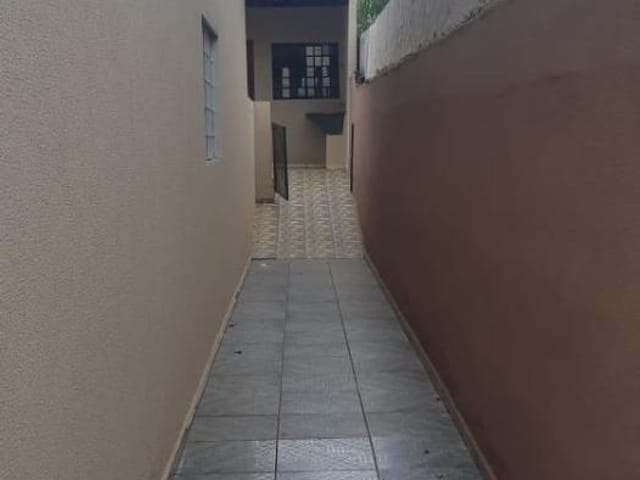 Casa com 70m² 2 quartos e 1 banheiro, para alugar, no bairro Parque Residencial Ana Rosa em Cambé