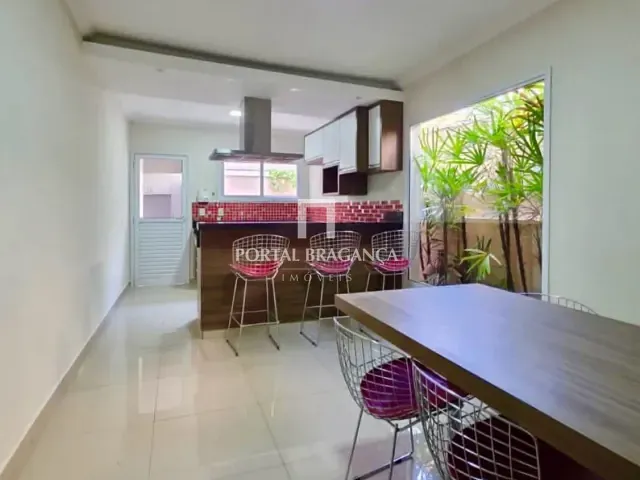 Casa com 150m² 3 quartos e 3 banheiros, à venda, no bairro Vila Santa Libânia em Bragança Paulista