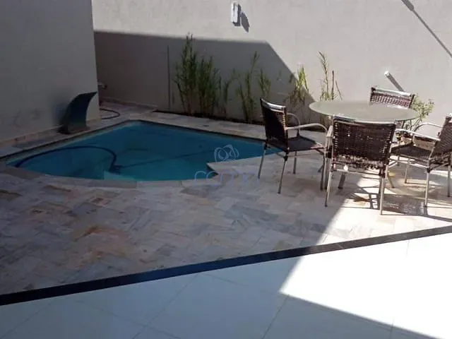 Casa com 400m² 3 quartos e 4 banheiros, para alugar, no bairro Residencial Gaivota I em São José do Rio Preto