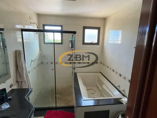 Sobrado com 500m² 4 quartos e 5 banheiros, à venda, no bairro Mediterrâneo em Londrina