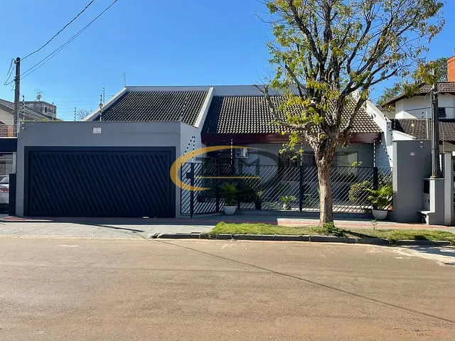 Sobrado com 500m² 4 quartos e 5 banheiros, à venda, no bairro Mediterrâneo em Londrina