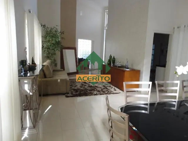 Casa com 525m² 3 quartos e 5 banheiros, à venda, no bairro Aeroporto em Araçatuba