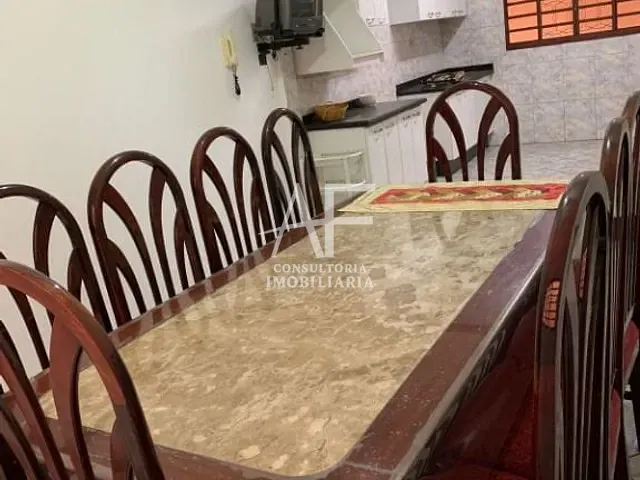 Casa com 250m² 3 quartos e 3 banheiros, à venda, no bairro Parque São Luís em Taubaté