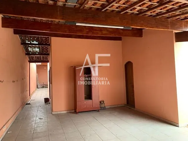 Casa com 250m² 3 quartos e 3 banheiros, à venda, no bairro Parque São Luís em Taubaté