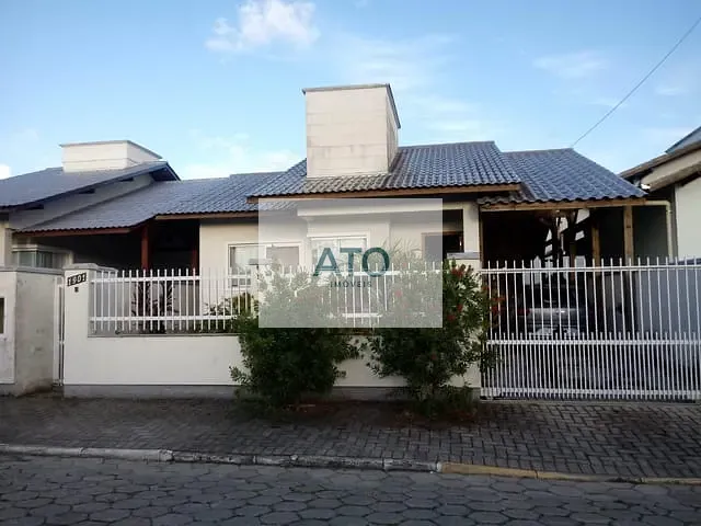 Casa com 172m² 2 quartos e 1 banheiro, à venda, no bairro areias em Itapema