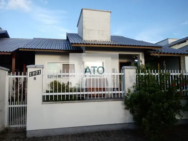 Casa com 172m² 2 quartos e 1 banheiro, à venda, no bairro areias em Itapema