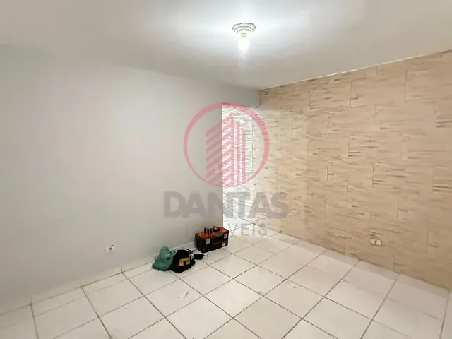 Casa 1 quarto e 1 banheiro, para alugar, no bairro Padroeira em Osasco