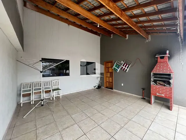 Casa com 162m² 3 quartos e 1 banheiro, à venda, no bairro Kasato Maru em Rolândia