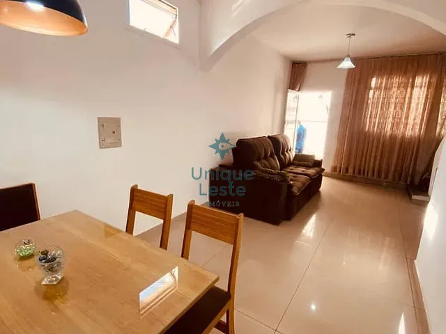 Casa 2 quartos e 2 banheiros, à venda, no bairro Santa Inês em Belo Horizonte