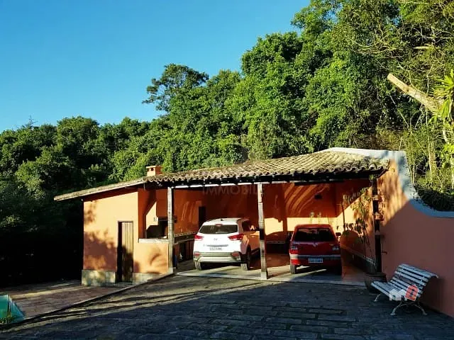 Casa com 1900m², à venda, no bairro Bingen em Petrópolis