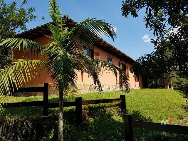 Casa com 1900m², à venda, no bairro Bingen em Petrópolis