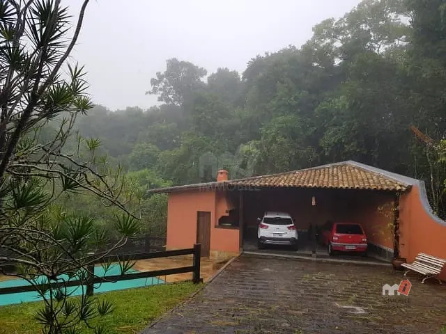 Casa com 1900m², à venda, no bairro Bingen em Petrópolis