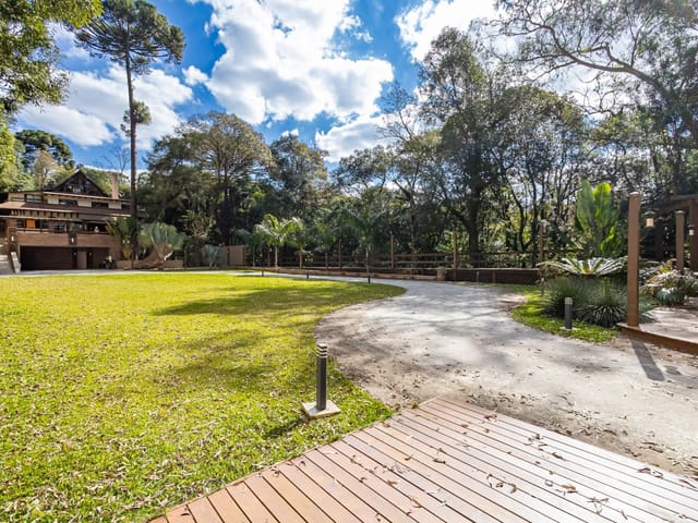 Casa com 2626m² 3 quartos e 6 banheiros, à venda, no bairro Cascatinha em Curitiba