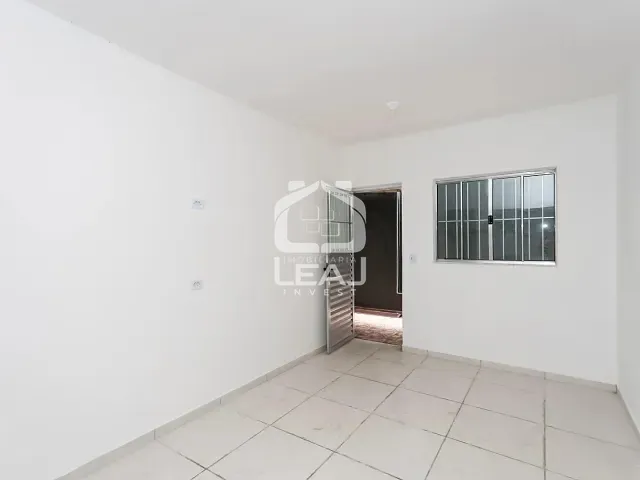 Casa 2 quartos e 1 banheiro, para alugar, no bairro Parque Regina em São Paulo