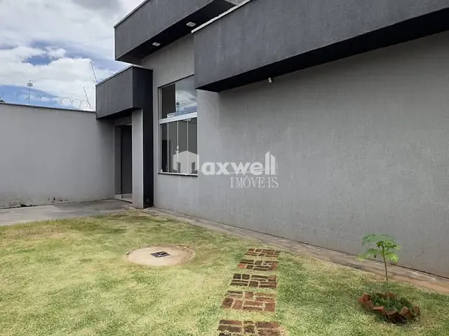 Casa com 220m² 3 quartos e 2 banheiros, à venda, no bairro Jardim Cristalino em Aparecida de Goiânia