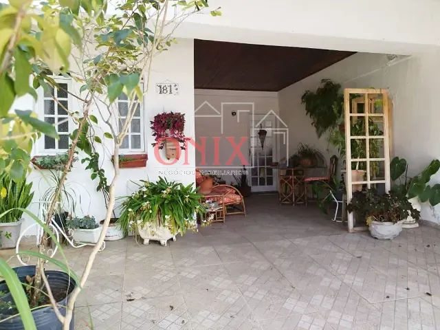 Casa com 201m² 4 quartos e 2 banheiros, à venda, no bairro Vila Mogilar em Mogi das Cruzes
