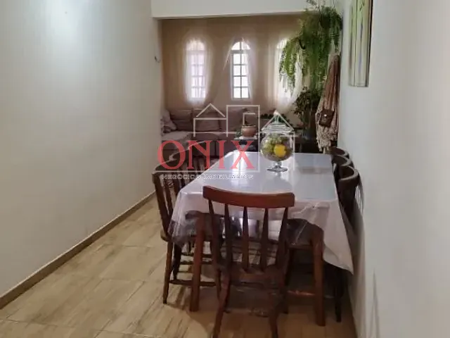 Casa com 201m² 4 quartos e 2 banheiros, à venda, no bairro Vila Mogilar em Mogi das Cruzes