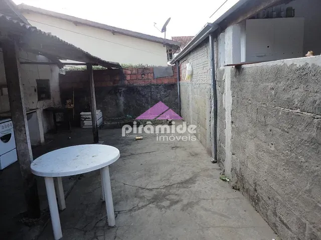 Casa com 636m² 6 quartos e 4 banheiros, à venda, no bairro Jardim Anhembi em São José dos Campos