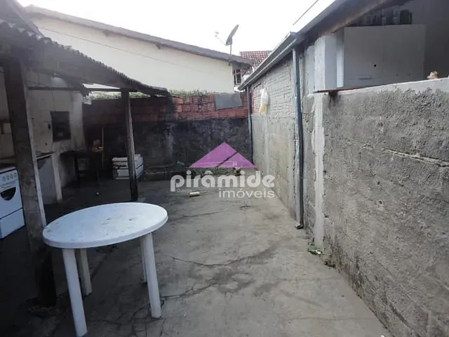 Casa com 636m² 6 quartos e 4 banheiros, à venda, no bairro Jardim Anhembi em São José dos Campos