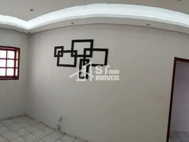 Casa com 207m² 3 quartos e 2 banheiros, à venda, no bairro Centro em Ibitiúra de Minas