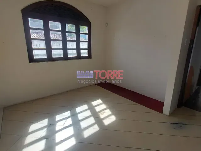 Casa 6 quartos e 4 banheiros, para alugar, no bairro Boa Vista em Ilhéus