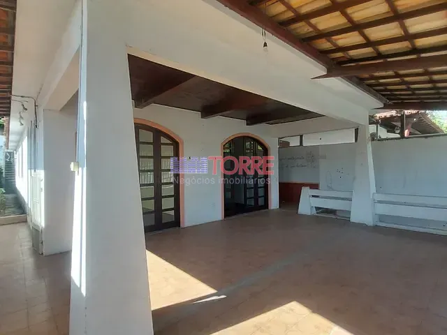 Casa 6 quartos e 4 banheiros, para alugar, no bairro Boa Vista em Ilhéus