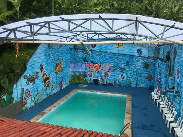 Casa 6 quartos e 4 banheiros, para alugar, no bairro Boa Vista em Ilhéus