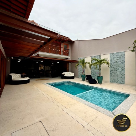 Casa com 400m² 7 quartos e 2 banheiros, à venda, no bairro Centro (Mangue) em Armação dos Búzios