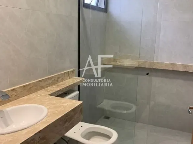 Casa com 300m², à venda, no bairro Piracangaguá em Taubaté
