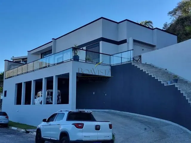 Casa com 1700m² 4 quartos e 4 banheiros, à venda, no bairro Vila Santista em Atibaia