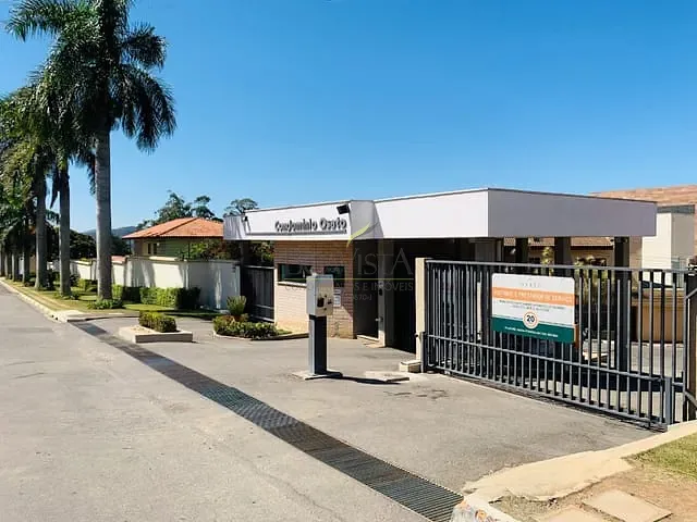 Casa com 1700m² 4 quartos e 4 banheiros, à venda, no bairro Vila Santista em Atibaia