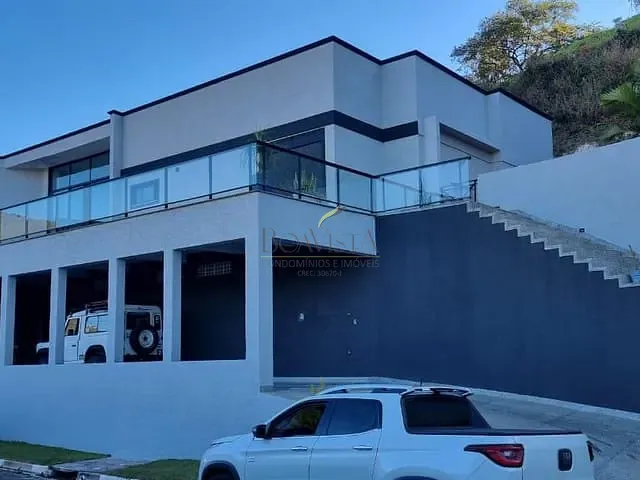 Casa com 1700m² 4 quartos e 4 banheiros, à venda, no bairro Vila Santista em Atibaia