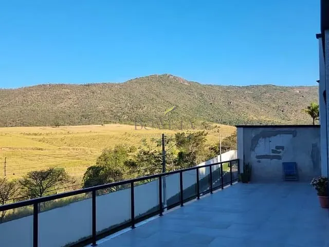 Casa com 1700m² 4 quartos e 4 banheiros, à venda, no bairro Vila Santista em Atibaia