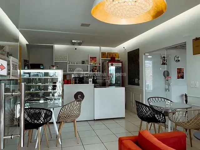 Casa com 866m², à venda, no bairro Fátima em Teresina