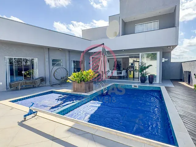 Casa com 600m² 4 quartos e 4 banheiros, à venda, no bairro Paisagem Renoir em Cotia